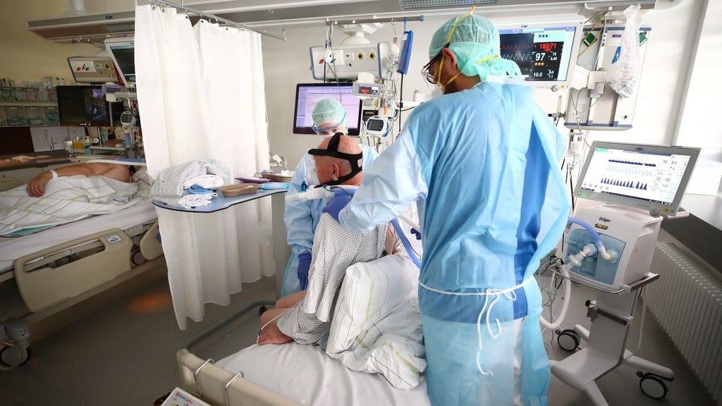 Sachsen hatte am Montag die Überlastungsstufe in Krankenhäusern in der Corona-Pandemie erreicht.