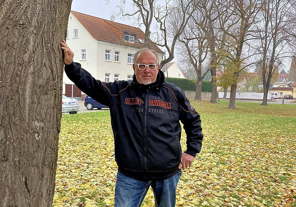 Hilmar Knop vom Bürger- und Heimatverein am Torplatz. Hier sollen am Sonnabend der Schrotebaum sowie eine Weihnachtstanne aufgestellt werden.
