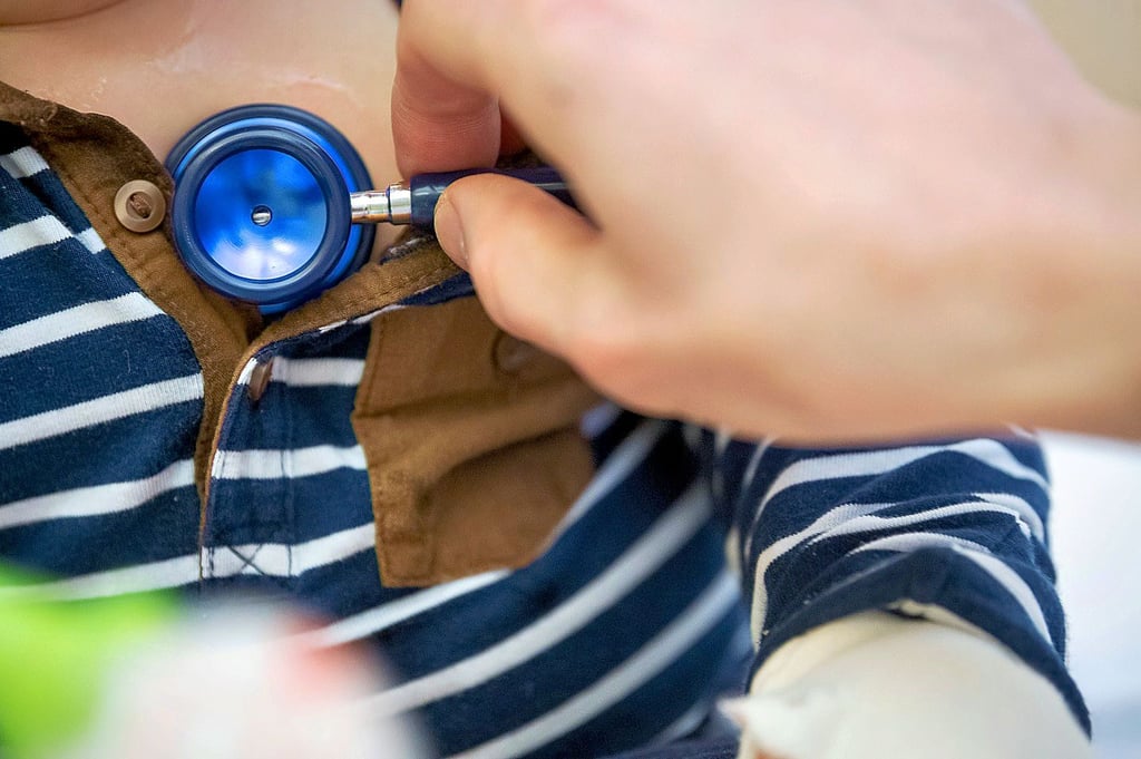 Atemwegserkrankungen, die durch RSV ausgelöst werden, machen kleinen KIndern zu schaffen. Die Kinderklinik kommt an ihre Kapazitätsgrenze.