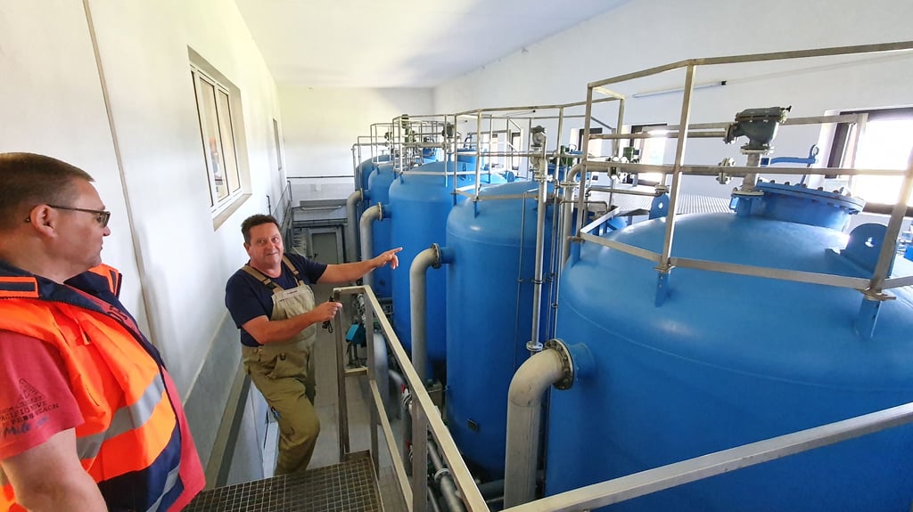 Mitarbeiter im Wasserwerk Harzgerode des ZV Ostharz