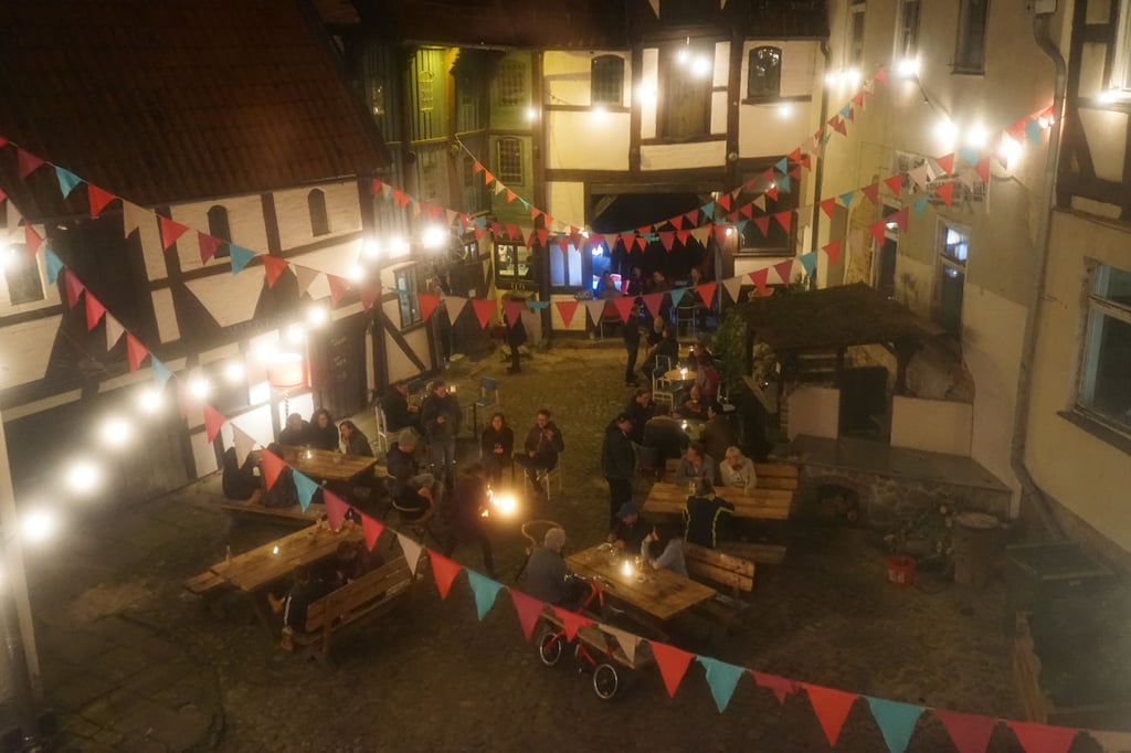 Der Bürgermeisterhof in Salzwedel ist wieder ein echter Treffpunkt in der historischen Altstadt, wie hier beim Schallplattenabend.