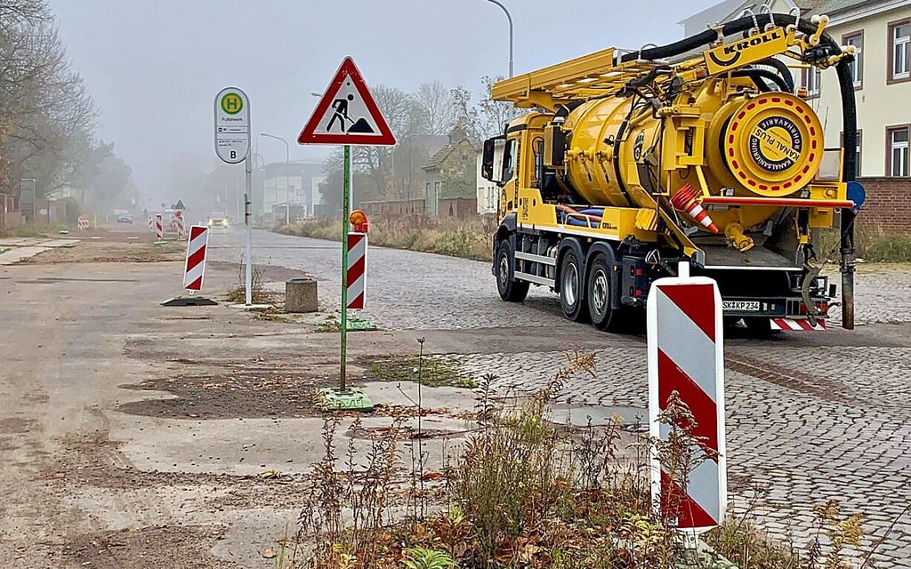 Die Brachwitzer Straße ist eine Rumpelpiste. Ab 22. November wird sie saniert.