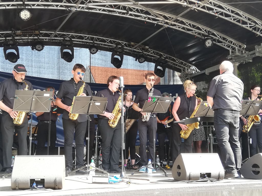 Beim Sachsen-Anhalt-Tag 2019 in Quedlinburg waren auch Künstler der Kreismusikschule Jerichower Land auf der Regionalbühne vertreten.