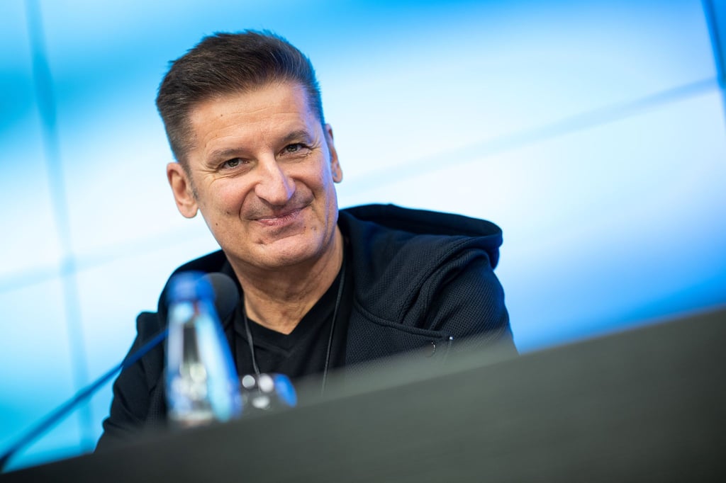 Hartmut Engler, Sänger der Band Pur, nimmt an einer Pressekonferenz teil. (Archivbild)