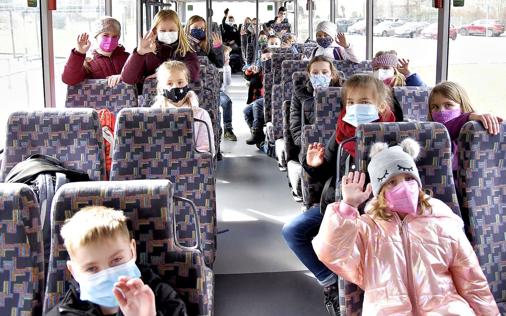 Leider verhalten sich nicht alle Schüler im Landkreis Stendal in den Bussen so vorbildlich wie jene auf dem Bild. Der Vorfall zwischen Havelberg und Tangermünde war ein besonders gravierendes Beispiel von Fehlverhalten.
