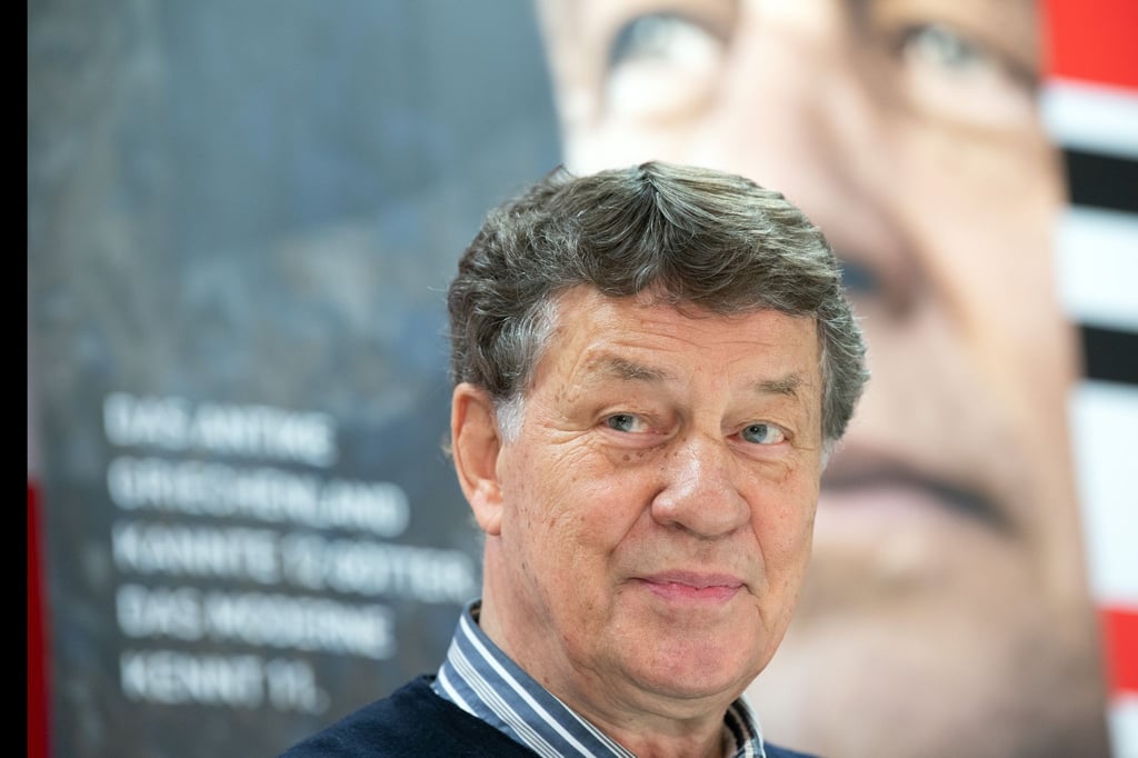 Otto Rehhagel, ehemaliger Fußballtrainer, spricht während einer Pressekonferenz vor dem Start des Kino-Films „King Otto“.