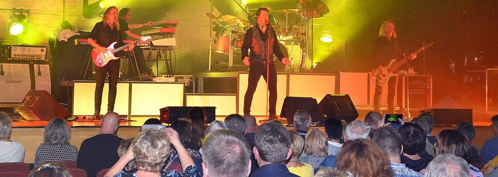 Bassist Christian Liebig (66), Keyboarder Martin Becker (60), Frontmann Claudius Dreilich (51), Schlagzeuger Michael Schwandt (74)und Gitarrist Bernd Römer (69) bei ihrem Auftritt 2021 in Salzwedel.