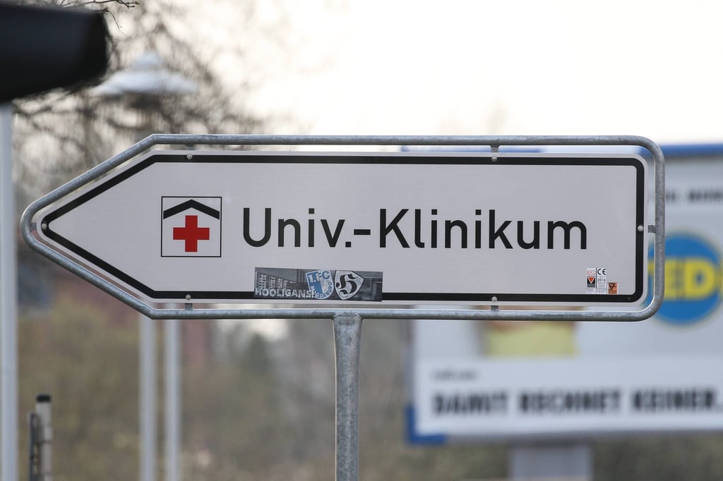 Das Universitätsklinikum Magdeburg verhängt ab Montag, 22. November, ein Besuchsverbot.