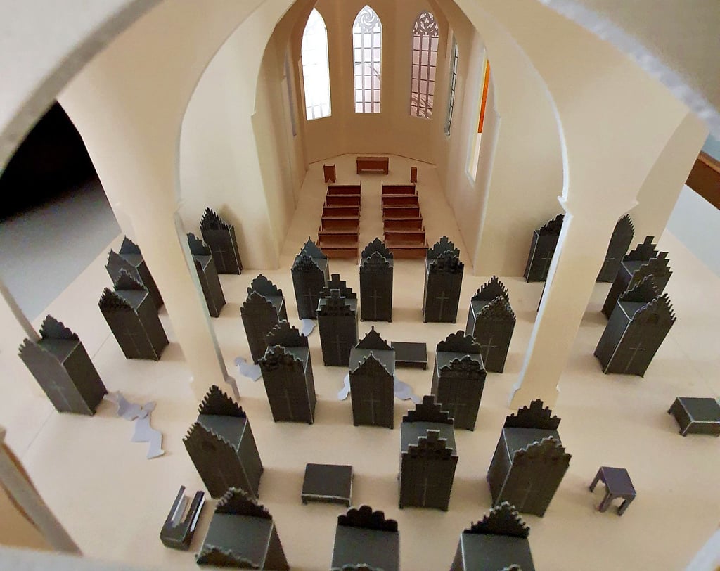 So soll das Kulumbarium (hier ein Modell) in der St. Nicolai-Kirche Eisleben nach Fertigstellung im nächsten Jahr aussehen. Jedes der mehr als 20 „Schränkchen“ hat Platz für 48 Urnen.