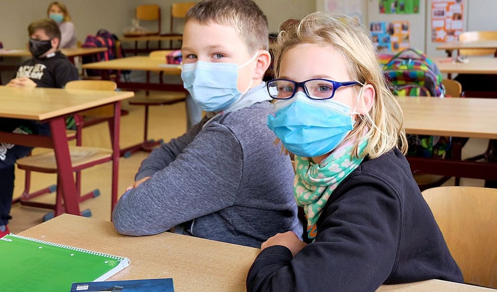 Finn Wuschek und Sarah Abt aus der Klasse 5 b haben die Stunde mit Sportmoderator und Buchautor Ulli Potofski super gefunden.