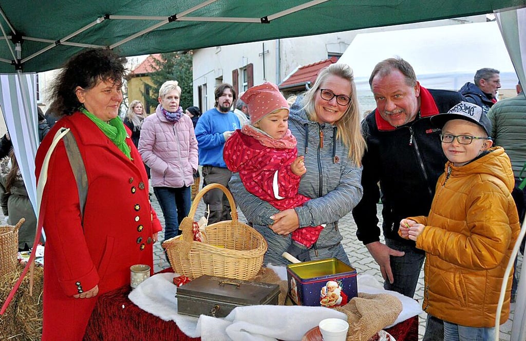 Die Weihnachtsmärkte auf dem Burgplatz in Unseburg, wie der letzte im Dezember 2019, erfreuten sich bei den Besuchern immer großer Beliebtheit.