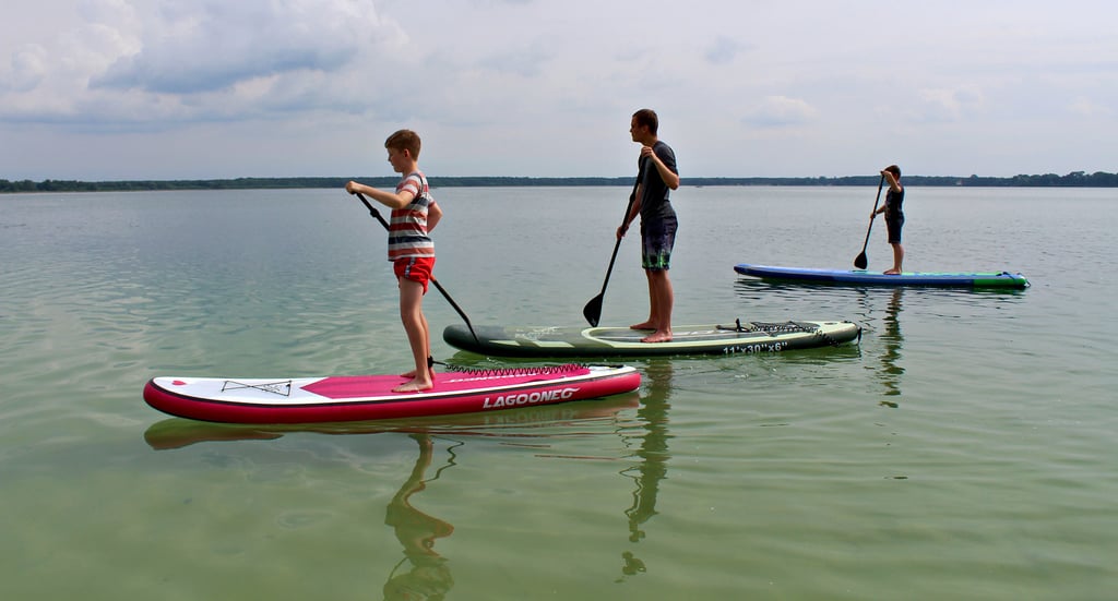 Stand-Up-Paddling: Bei Trainingseinheiten – wie hier im Sommer 2020 - auf dem See entwickeln die Mitglieder des Wassersportvereins ihre Fähigkeiten.