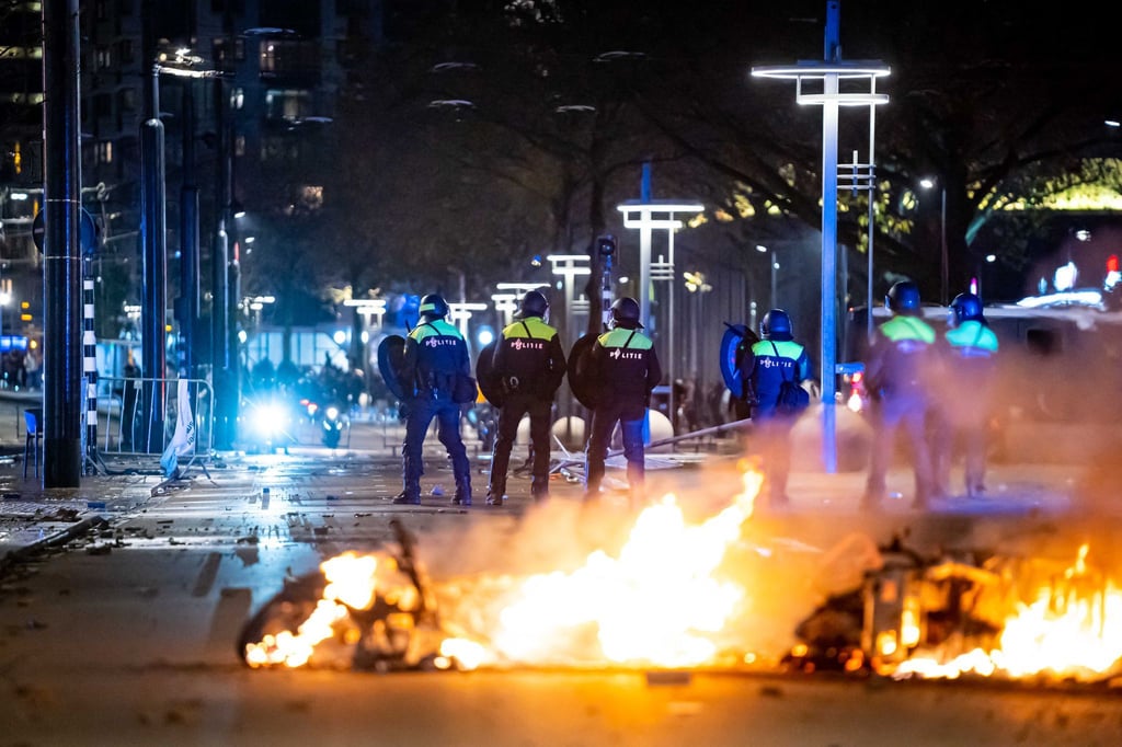 Proteste gegen Corona-Maßnahmen haben zu Krawallen und Verletzten geführt.