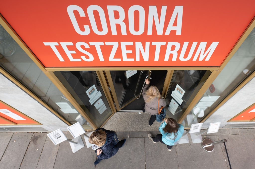 Laut Regierungskreisen will das Bundesgesundheitsministerium allen Bürgern ab kommender Woche einen kostenlosen Corona-Schnelltest pro Woche anbieten.