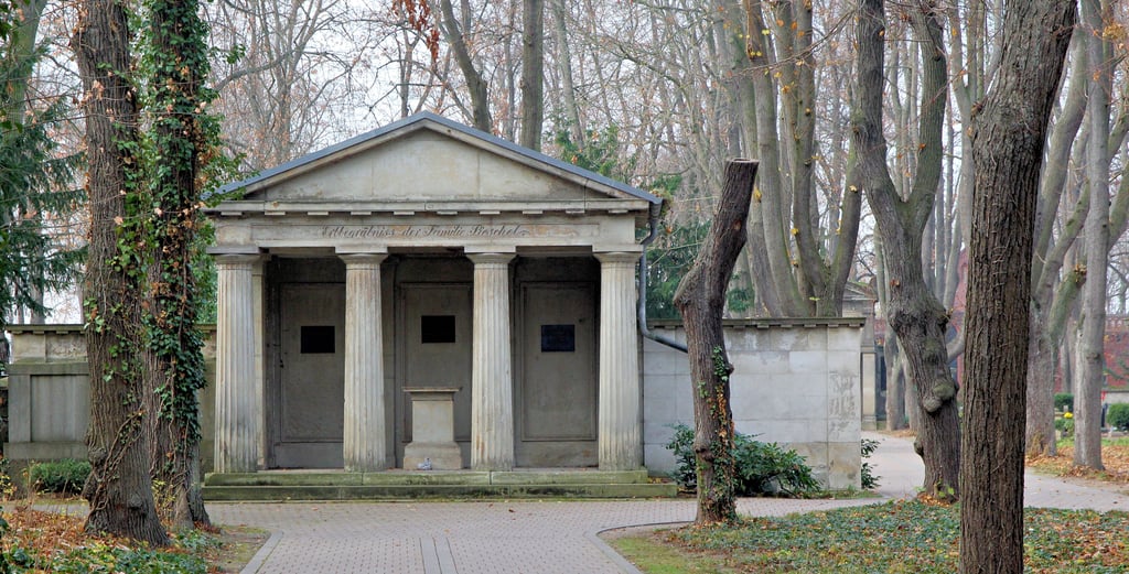 Der Calbenser Friedhof soll im kommenden Jahr auf einer Teilfläche umgestaltet werden und künftig Platz für 600 neue Grabstellen bieten.