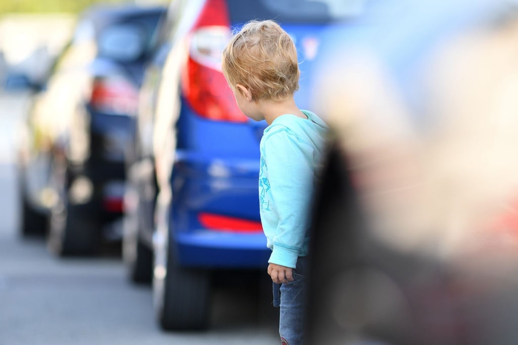 Ein Unfall kann schnell passieren. Erleidet das Kind dauerhafte Schädigungen, kann eine Kinderinvaliditätsversicherung helfen.