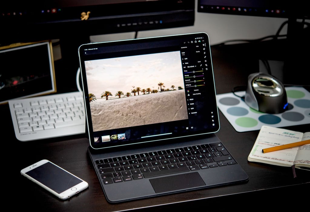 Das Richtige für Foto- und Video-Profis: Mit einer Software wie Lightroom von Adobe kann der M1-Chip seine Power voll ausspielen.
