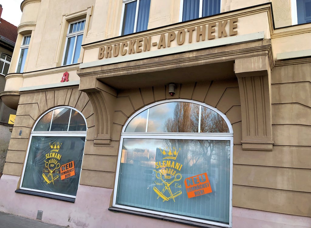Ein Barbershop in der ehemaligen Brückenapotheke? Die Stadt Weißenfels hat das vorerst untersagt.