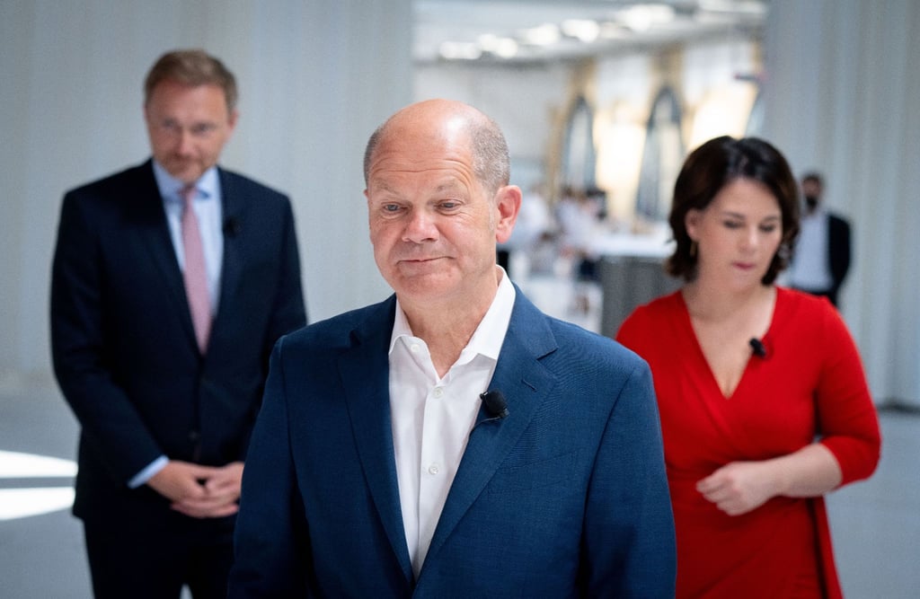 Olaf Scholz, Annalena Baerbock und Christian Lindner: Die Ampel-Koalitionäre haben sich auf eine Verteilung der Ministerien geeinigt.
