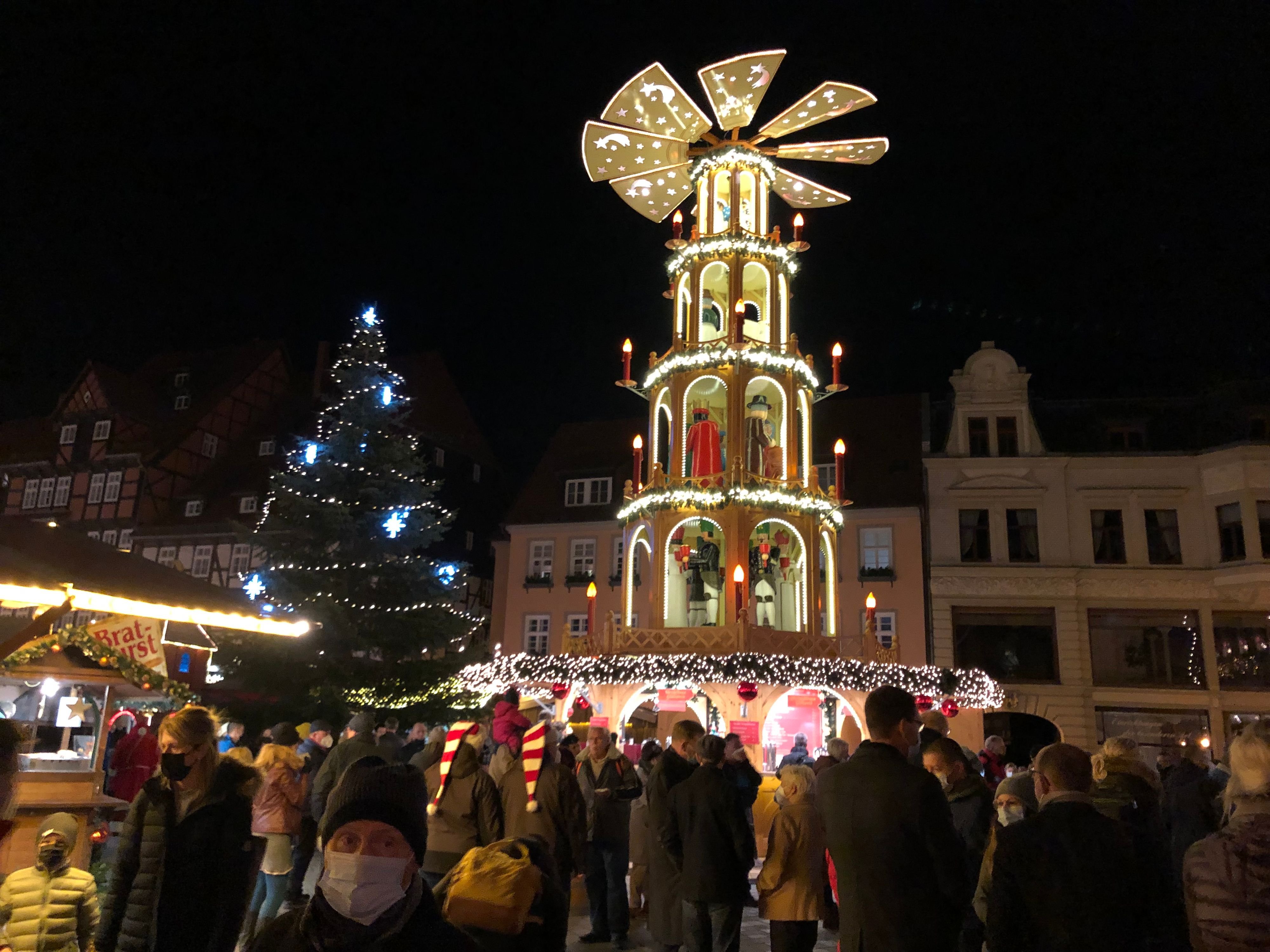 Mit Maske Bummeln: Adventsstadt In Quedlinburg Ist Gestartet