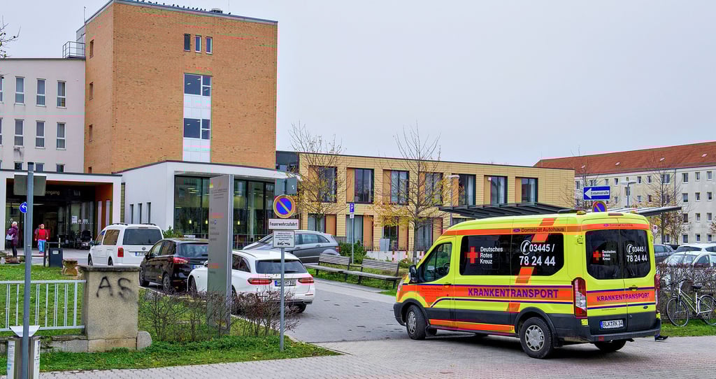 Die Inzidenz im Burgenlandkreis steigt ungebremst, im SRH Klinikum Naumburg ist die Situation angespannt. Der Kreis regiert deshalb mit neuen Einschränkungen.