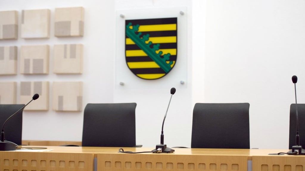 Für die gewaltsame Tötung seiner Ehefrau in Oschatz soll ein 83-Jähriger nach dem Willen der Staatsanwaltschaft für sieben Jahre ins Gefängnis.
