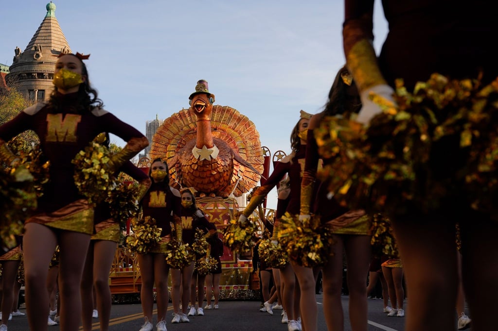 Die „Macy's Thanksgiving Day Parade“ ist in diesem Jahr in vollem Umfang zurückgekehrt.