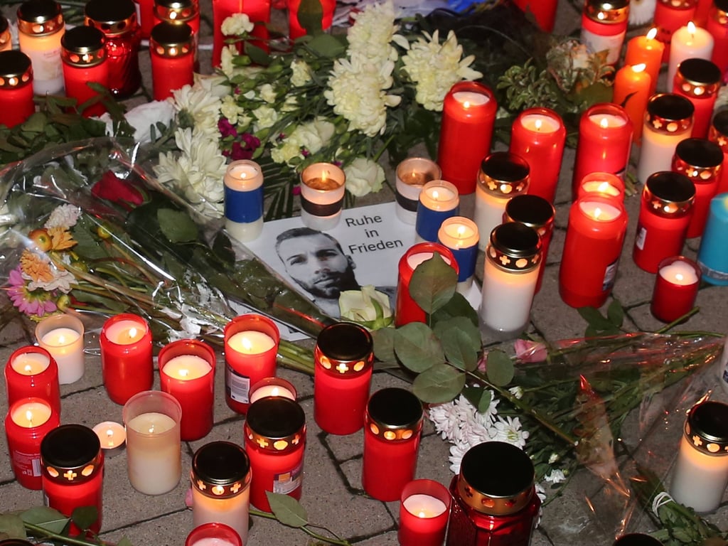 FCM-Fan Hannes S. war 2016 nach dem Sturz aus einem fahrenden Zug gestorben.