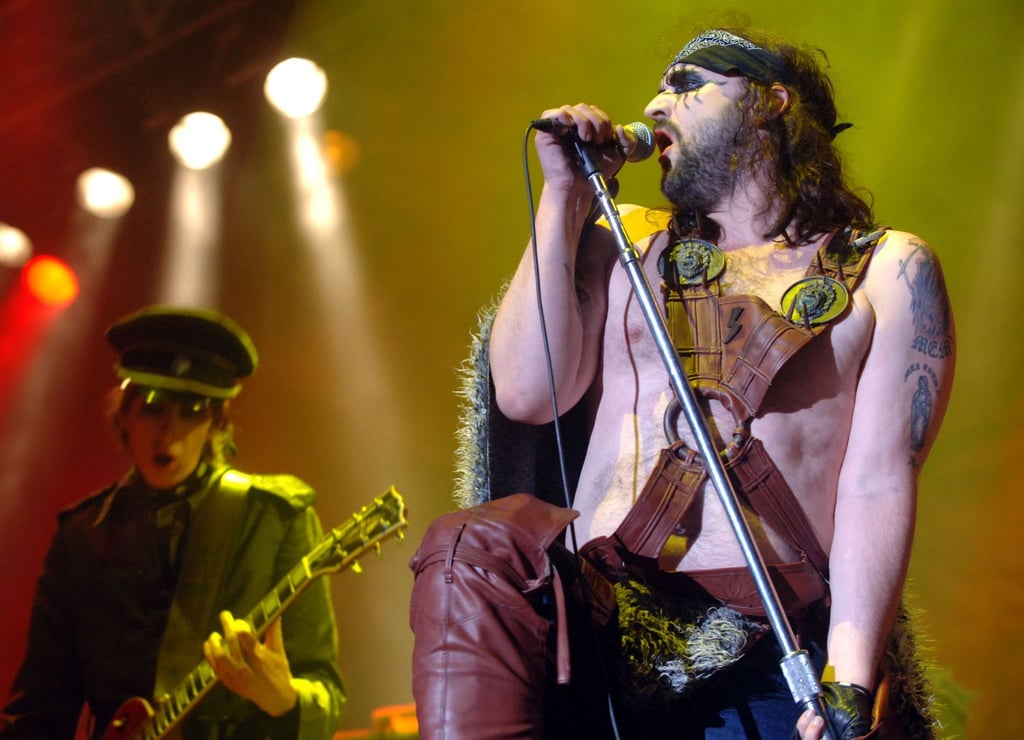 Hank von Helvete (r), damals Sänger der norwegischen Band Turbonegro, beim Musik-Festival "Rock am Ring" im Jahr 2006.