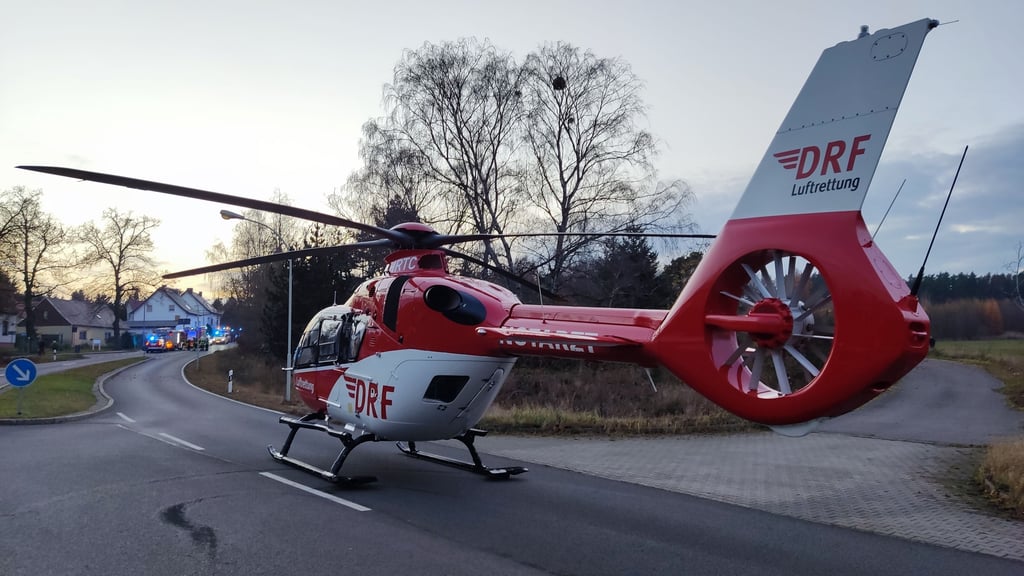Der Rettungshubschrauber brachte den Mann in eine Klinik nach Halle.