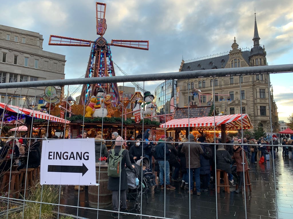 Der Wintermarkt füllt sich.