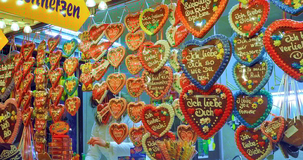 Nichts mit Lebkuchenherzen und Co. Schlechte Zeiten für Weihnachtsmarkt-Händler, die ihre Ware schon bestellt hatten.