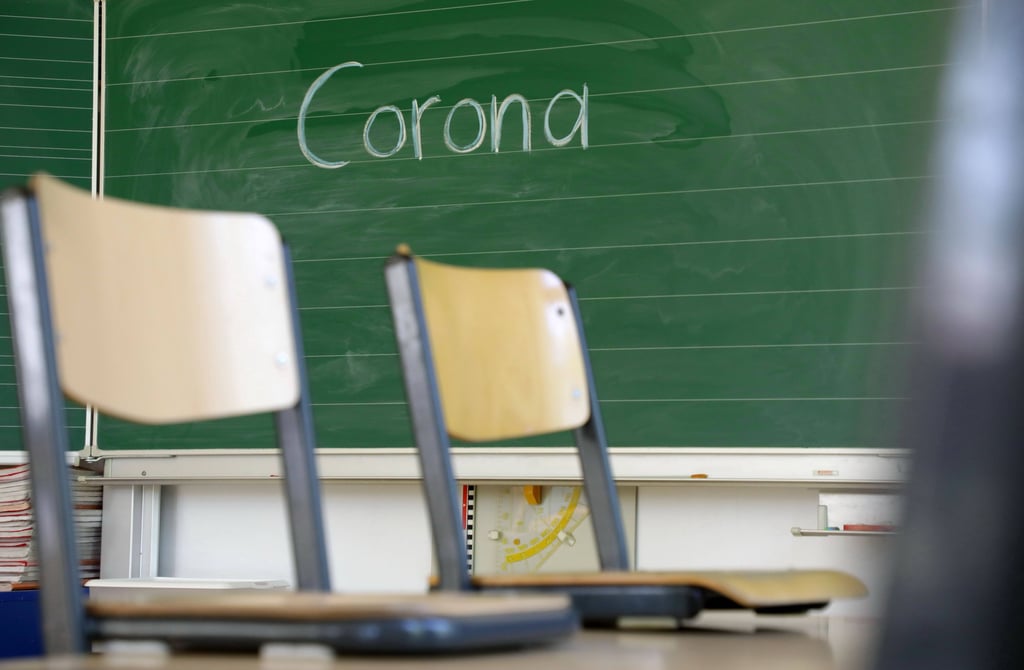 Betroffen von Coronaausbrüchen sind demnach 18 Kitas, sieben Grundschulen und Hörte, 13 weiterführende Schulen sowie 16 Einrichtungen wie Wohnbereiche für Kinder und Jugendliche.