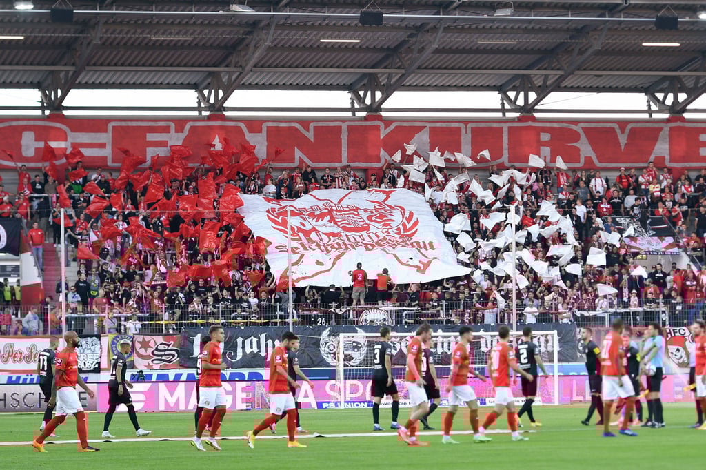 In der sonst so stimmungsvollen HFC-Fankurve könnte es gegen Würzburg still werden.
