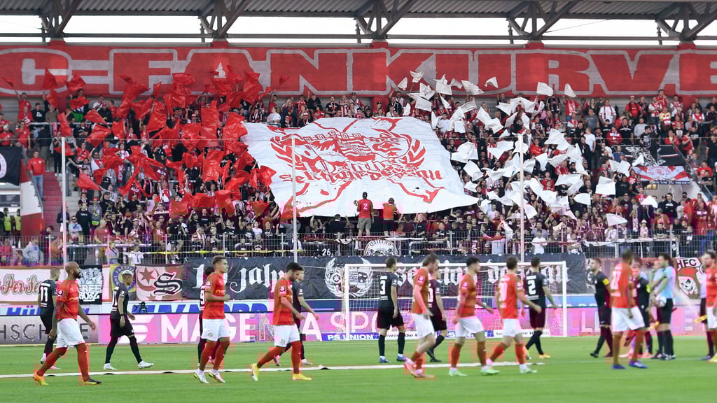 In der sonst so stimmungsvollen HFC-Fankurve könnte es gegen Würzburg still werden.