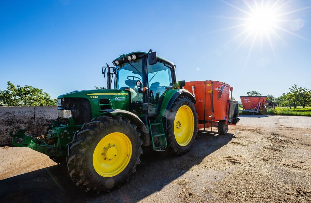 Der Traktor vom Modell John Deere 6330 ist wieder aufgetaucht.