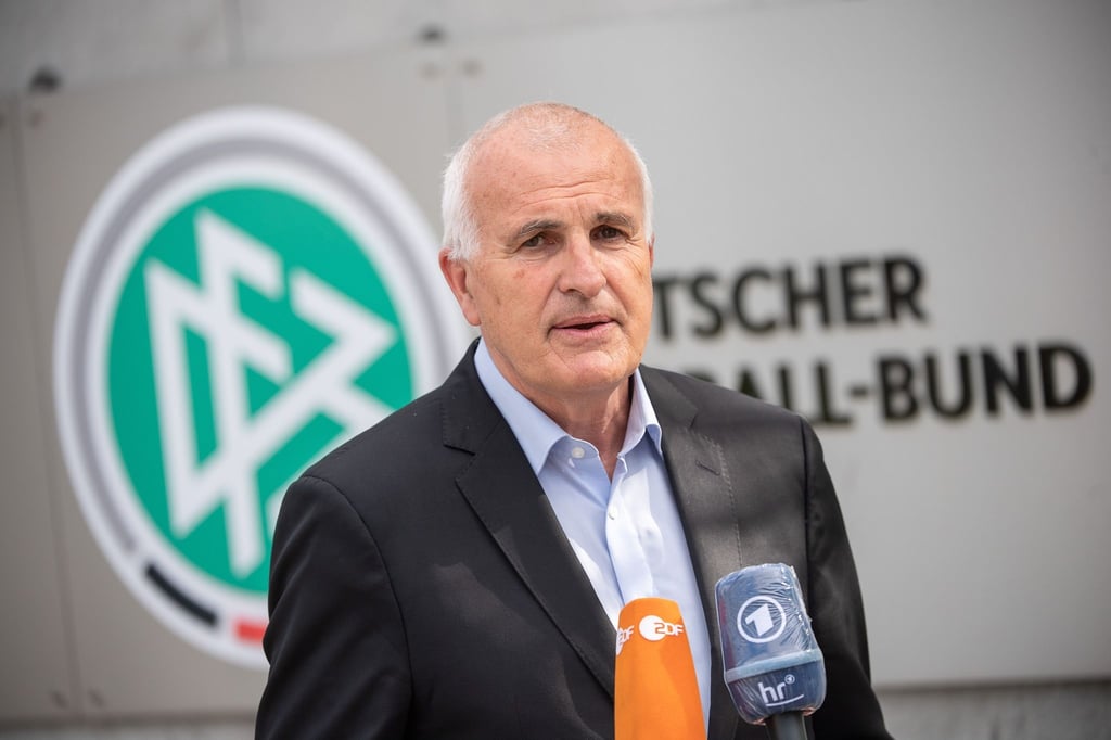 Christoph Schickhardt hält eine Impfpflicht nur für Fußballer für abwegig.