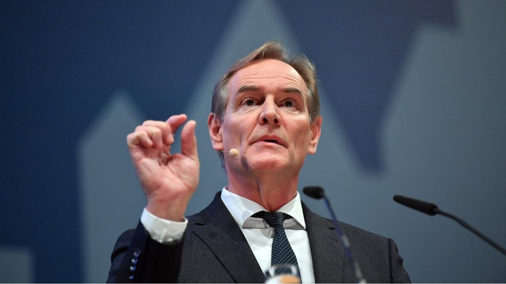 Leipzigs Oberbürgermeister Burkhard Jung hat sich für einen harten Lockdown in Sachsen, Thüringen, Bayern und angrenzenden Gebieten ausgesprochen.