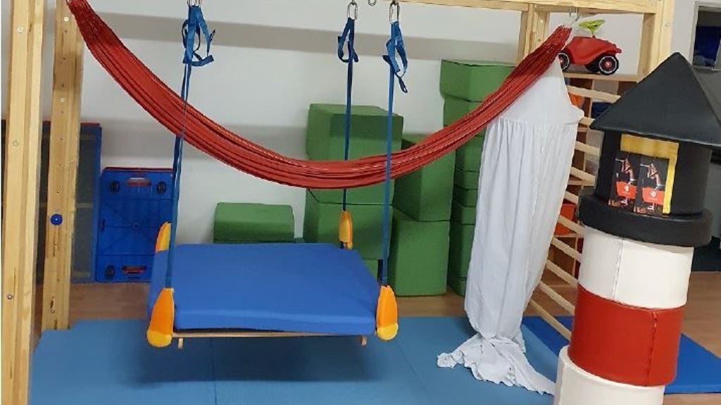 Laut der Deutschen Gesellschaft für Kinder- und Jugendpsychiatrie, Psychosomatik und Psychotherapie (DGKJP) ist ein Kind von 160 Kindern in Deutschland von der Autismus- Spektrum-Störung betroffen.