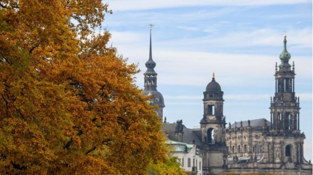 In Dresden gelten mit Überschreiten der Corona-Wocheninzidenz von 1000 ab Mittwoch nächtliche Ausgangssperren.