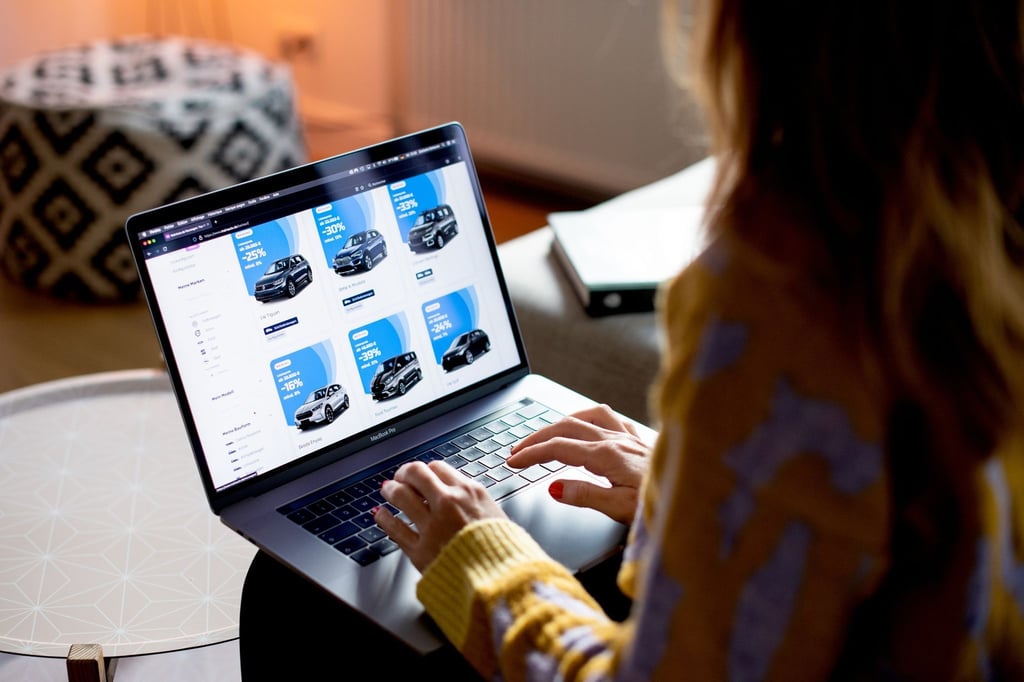 Infoquelle mit Sparpotenzial: Autokäufer können von Online-Rabatten profitieren.