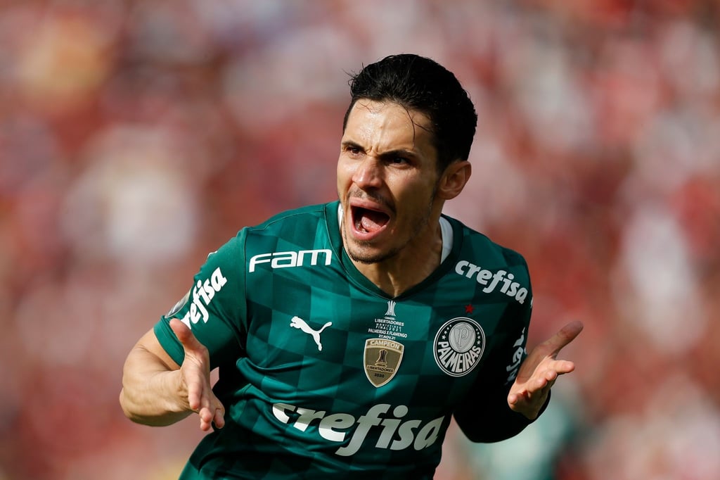 Palmeiras Raphael Veiga jubelt über sein Tor zum 1:0.