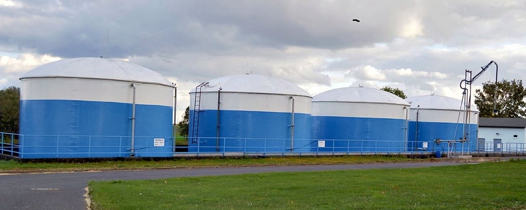 Die Flüssigdüngertanks auf dem Firmengelände der Wanzleber Agrar-Service und Transport GmbH.