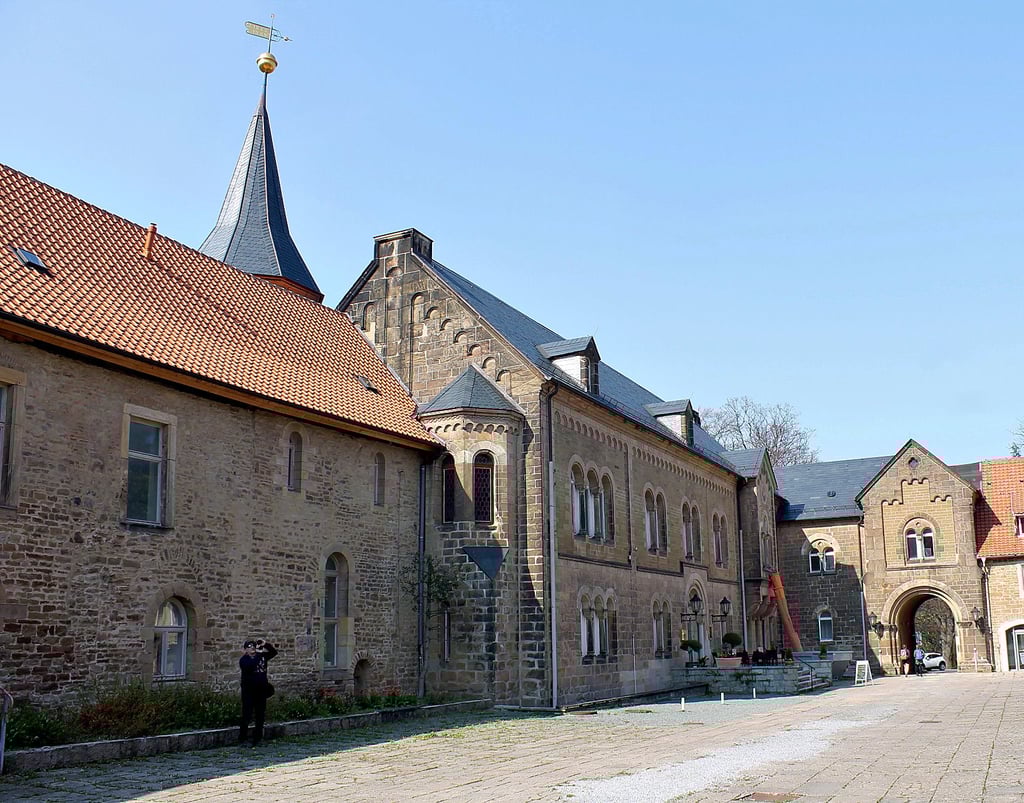 Der Schlosskomplex im Ensemble des Kloster Ilsenburg könnte ab dem nächsten Jahr saniert und umgebaut werden. Zur Zeit werden verschiedene Szenarien diskutiert.