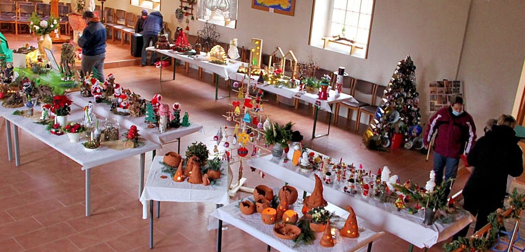 Kreative Ideen aus Neuenhofe wurden am Wochenende in der Kirche präsentiert. Am 24. Dezember öffnet sich hier das letzte Türchen des Adventskalenders.