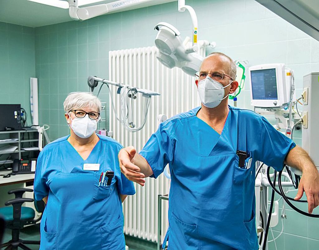 Pflegedienstleiterin Brigitte Neumann und ITS-Chefarzt Dr. Lars Hüter