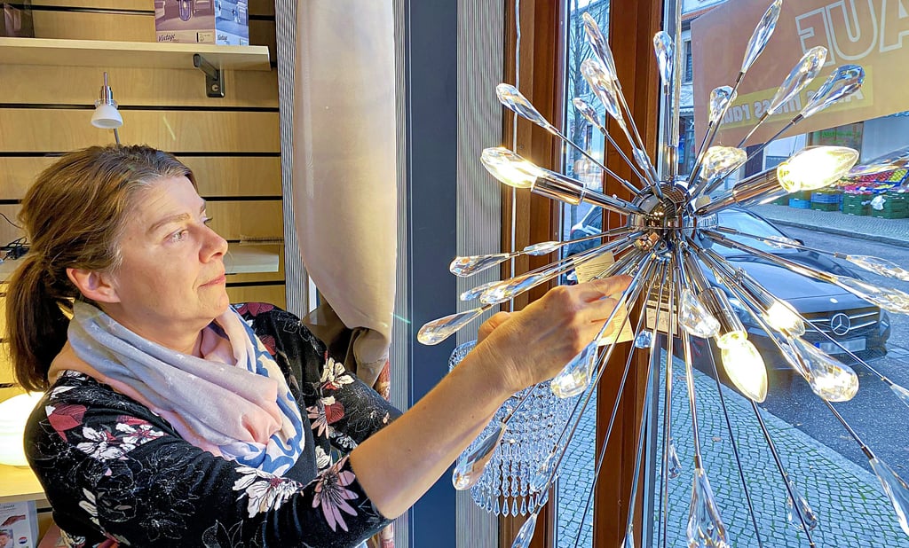 Simone Sparmann wird nur noch bis Jahresende Lampen an der Kleinen Halleschen Straße anbieten.