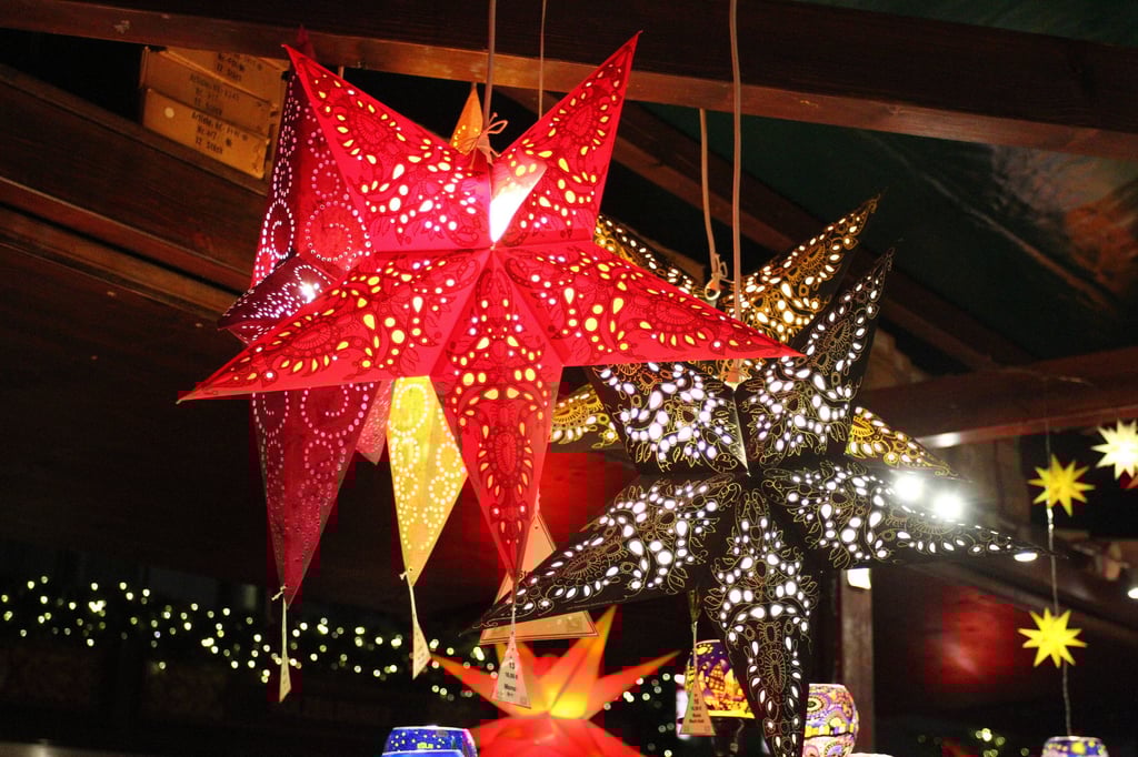 Der Schmuck für den Weihnachtsmarkt in Winningen bleibt in diesem Jahr eingepackt.