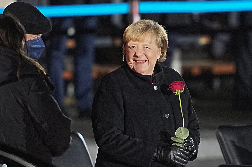 Angela Merkel: „Die 16 Jahre als Bundeskanzlerin waren ereignisreiche und oft sehr herausfordernde Jahre. Sie haben mich politisch und menschlich gefordert. Und zugleich haben sie mich immer auch erfüllt.“