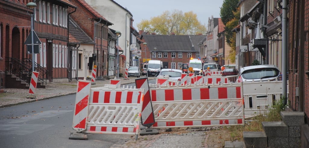 Auch in Apenburg wurde in den vergangenen Wochen das Breitbandkabel verlegt. 85 Prozent der Trasse und 35 Prozent der Hausanschlüsse sind laut ZBA fertig.